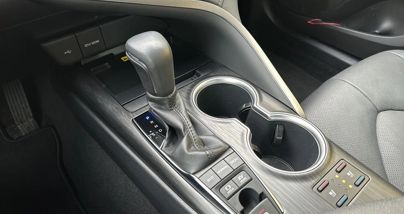 Toyota Camry cena 191900 przebieg: 11805, rok produkcji 2022 z Wilamowice małe 497